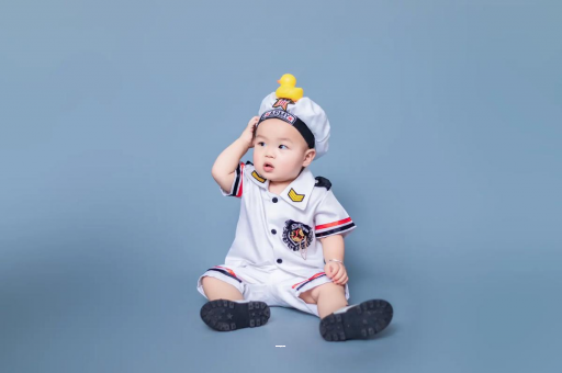 白银宝宝老摇头怎么回事